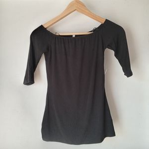 Lulu's XS Black Basic Tee